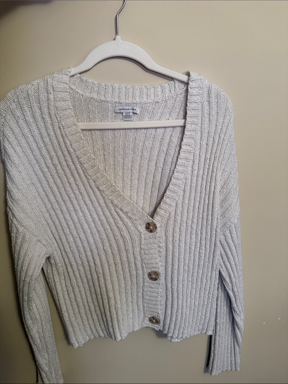 American Eagle Outfitters Light Cream Ribbed V-Neck Button-Up Cardigan